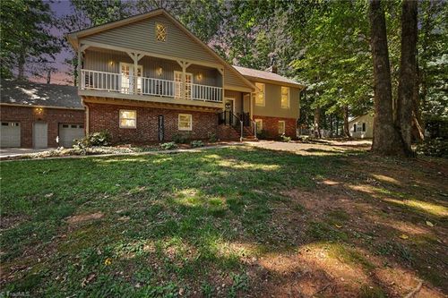 748 Crooked Run Rd, Rural Hall, NC, 27045-9555 | Card Image