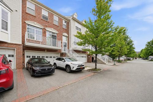 7 Atlas Ct, Jersey City, NJ, 07305-5505 | Card Image