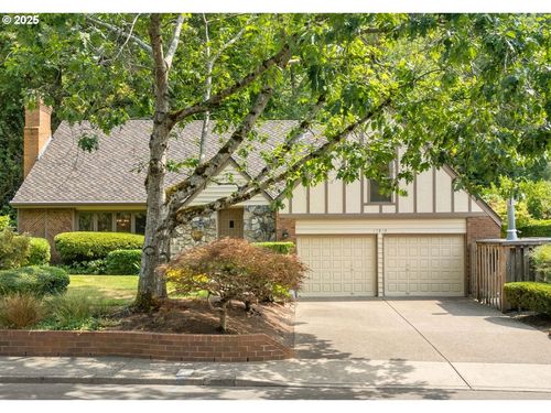 17810 Westview Dr, Lake Oswego, OR, 97034-7331 | Card Image