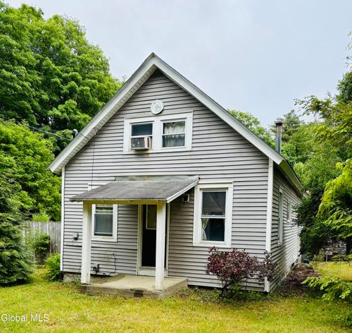 408 W Mountain Rd, Queensbury, NY, 12804-8427 | Card Image