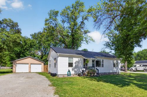 429 Prewitt St, Nevada, MO, 64772-1743 | Card Image