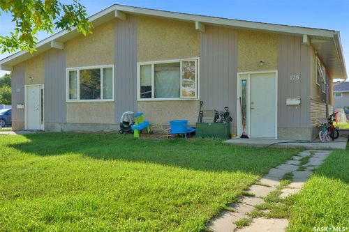 176-178 Rothwell Crescent, Regina, SK, S4N1R8 | Card Image