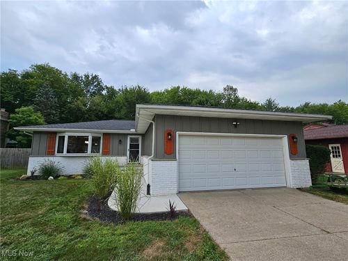 3678 Bramblewood Dr, Brunswick, OH, 44212-2708 | Card Image