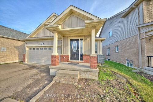 104 Tuliptree Rd, Thorold, ON, L2V0A5 | Card Image