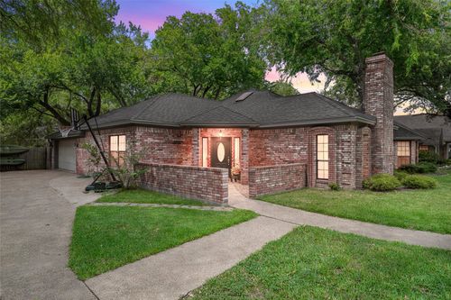 9605 Oak Springs Dr, Woodway, TX, 76712-6491 | Card Image