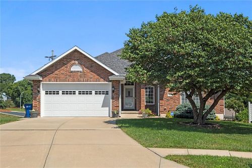 932 Redwood Cir, Liberty, MO, 64068 | Card Image
