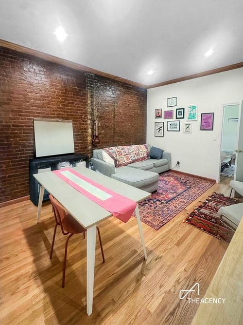 2-514 3rd Ave, New York, NY, 10016-4700 | Card Image