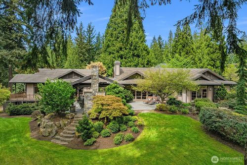 20113 Se 30th St, Sammamish, WA, 98075-9632 | Card Image