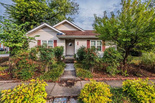 1321 Nutwood St, Bowling Green, KY, 42104-3060 | Card Image