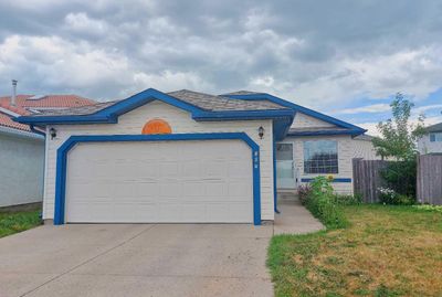 307 Appleglen Pl Se, House detached with 4 bedrooms, 3 bathrooms and 2 parking in Calgary AB | Image 1