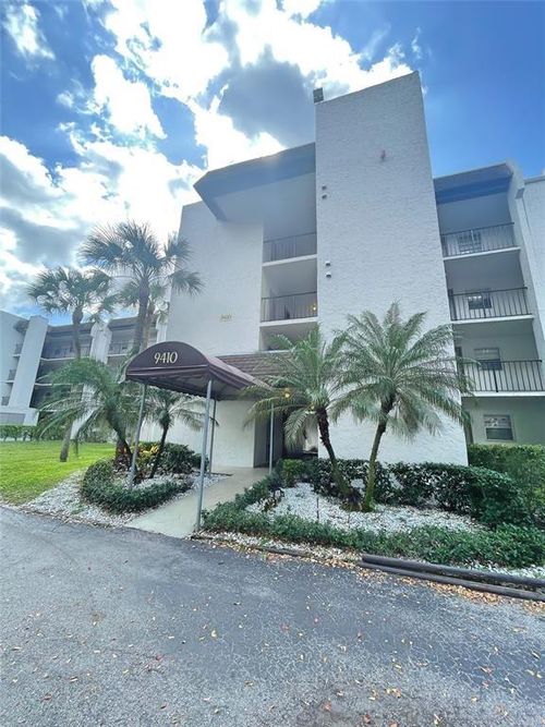 apt-303-9410 Poinciana Pl, Davie, FL, 33324-4838 | Card Image