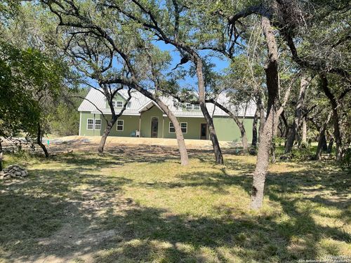 792 Alamo Beach Rd, Pipe Creek, TX, 78063-7164 | Card Image