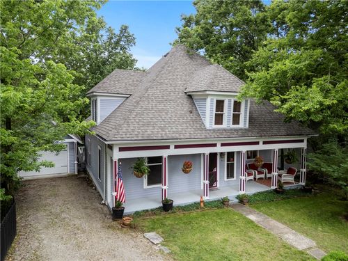 42 Vaughn St, Eureka Springs, AR, 72632-3322 | Card Image