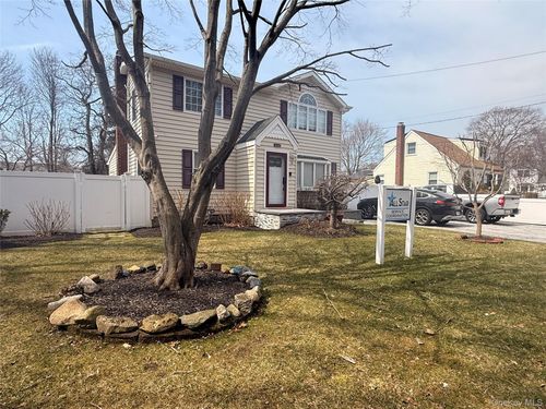 68 Fuller Ave, Islip, NY, 11751-2503 | Card Image