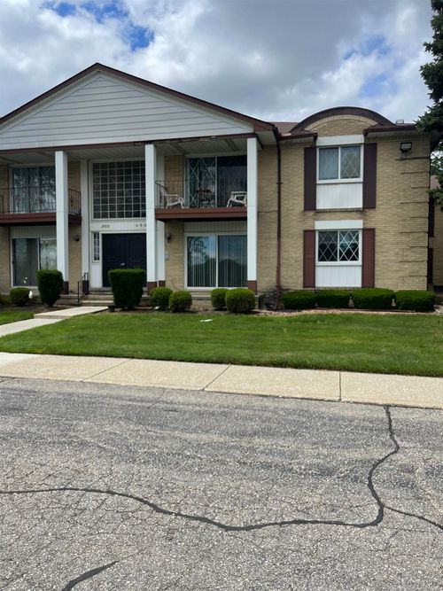 29313 Hayes Rd, Warren, MI, 48088-4037 | Card Image