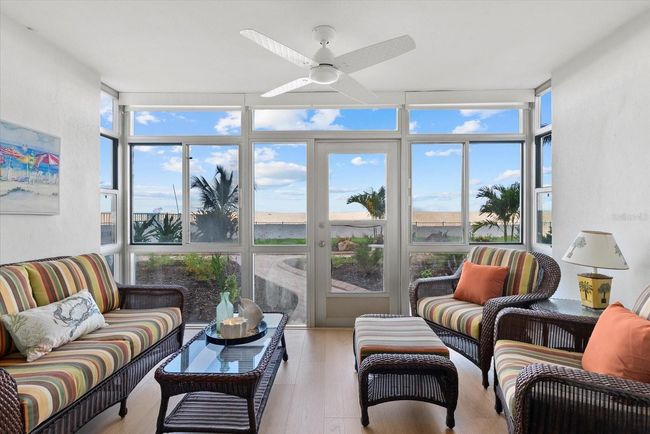 Enclosed Porch | Image 17