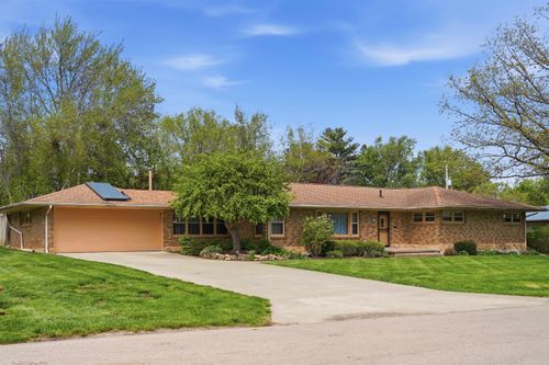 1213 Douglas Terrace, Dixon, IL, 61021 | Card Image