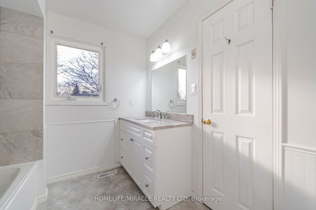 24 - 2 Huntingwood Ave, Condo with 4 bedrooms, 3 bathrooms and 2 parking in Dundas ON | Image 21