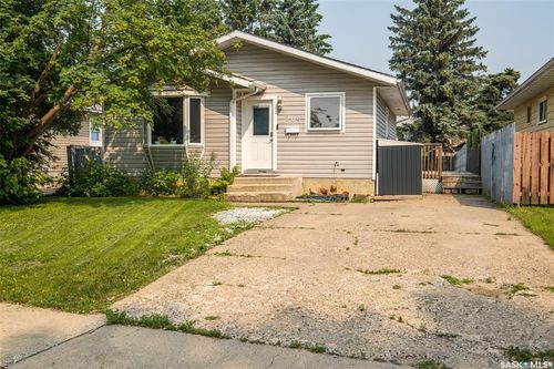 209 Macdowall Crescent, Prince Albert, SK, S6V6N4 | Card Image