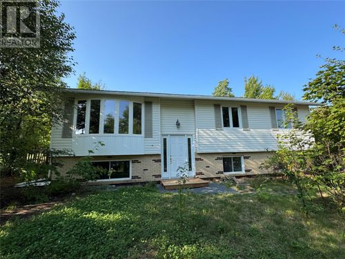 39 Dunn Pl, Grand Falls Windsor, NL, A2A2M2 | Card Image