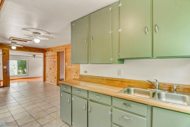 Upstairs unit kitchen1_4.JPG | Image 8