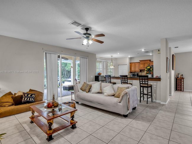 4209 Pinewood Ln, House other with 5 bedrooms, 4 bathrooms and null parking in Weston FL | Image 19