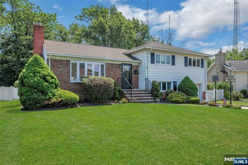 27 Earnshaw Pl, Clifton, NJ, 07013-4209 | Card Image