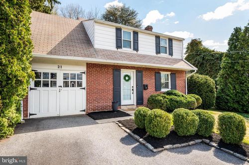 21 Moreland Rd, Paoli, PA, 19301-1709 | Card Image