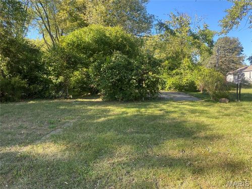 212 Meadowbrook Dr, O Fallon, IL, 62269-1736 | Card Image