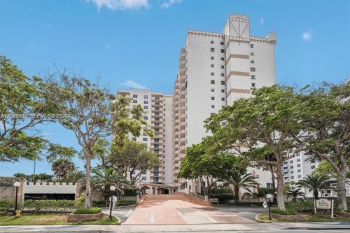 2d-1865 S Ocean Dr, Hallandale Beach, FL, 33009-7605 | Card Image