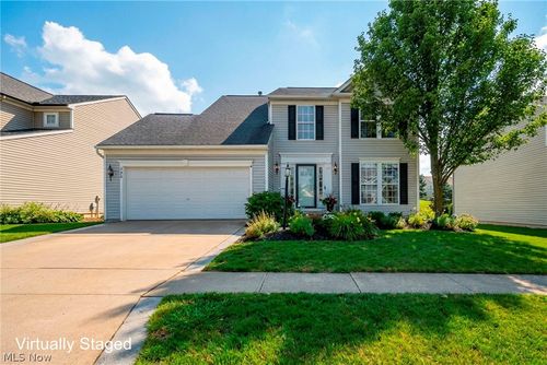 998 Woodfield Ln, Brunswick, OH, 44212-4742 | Card Image