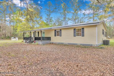 48088 Haddock Road, House other with 3 bedrooms, 2 bathrooms and null parking in Hilliard FL | Image 2