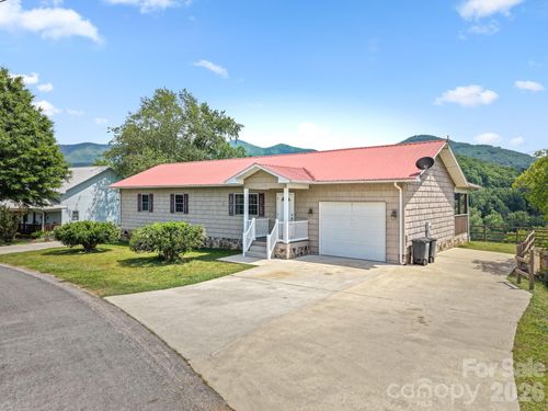 533 Lemons Branch Rd, Bryson City, NC, 28713-8084 | Card Image