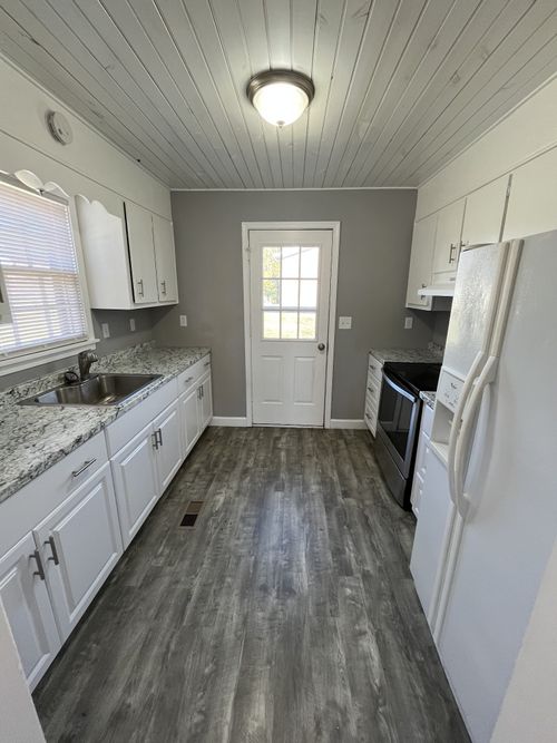 320 W Washington St, Pulaski, TN, 38478-2723 | Card Image
