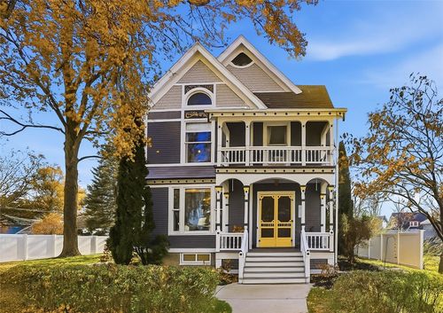 211 E Main St, Lisbon, IA, 52253-9672 | Card Image