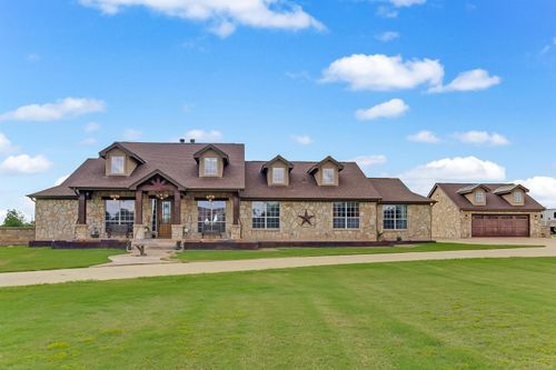 106 Deep Lake Dr, Liberty Hill, TX, 78642-5717 | Card Image