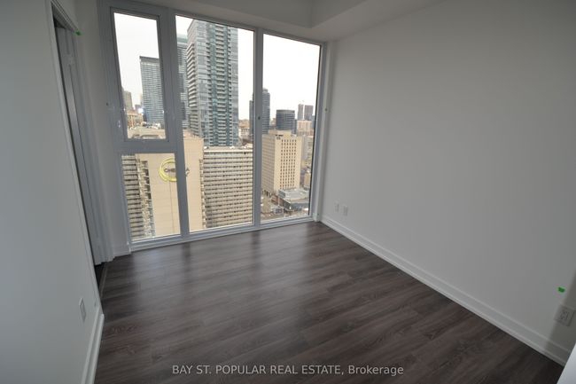2615 - 20 Edward St, Condo with 3 bedrooms, 2 bathrooms and null parking in Toronto ON | Image 5