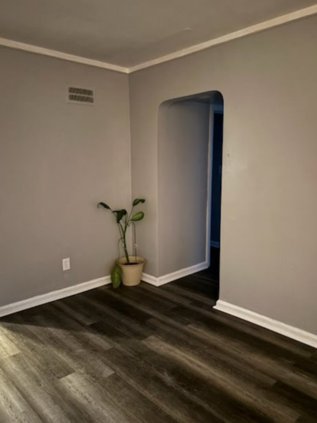 Living room view in hallway | Image 6