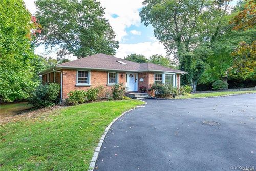 114 Tara Dr, Roslyn, NY, 11576-2724 | Card Image