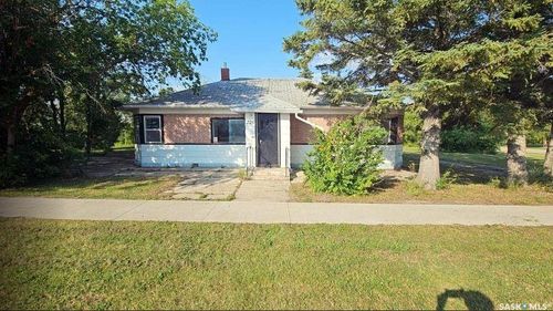 218-220 3rd Ave, Kelvington, SK, S0A4J0 | Card Image