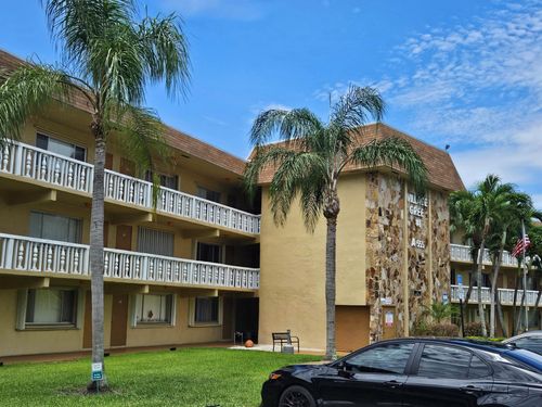 apt-207-555 Purdy Ln, Palm Springs, FL, 33461-1472 | Card Image
