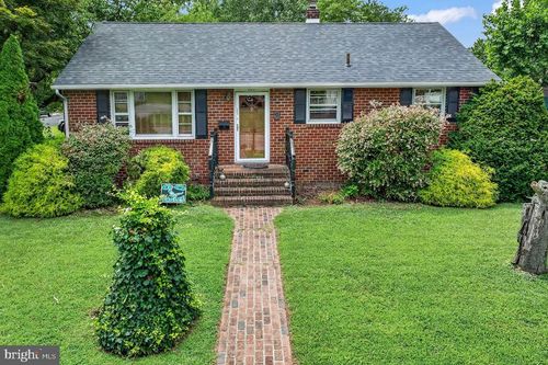 207 Harmony Rd, GIBBSTOWN, NJ, 08027-1527 | Card Image