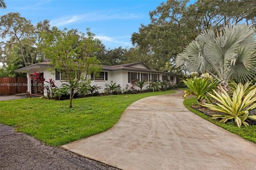 8320 Sw 162nd St, Palmetto Bay, FL, 33157-3631 | Card Image
