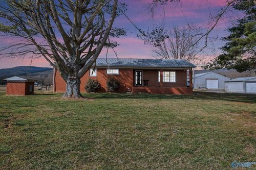 1525 County Road 32, Fackler, AL, 35746-4708 | Card Image