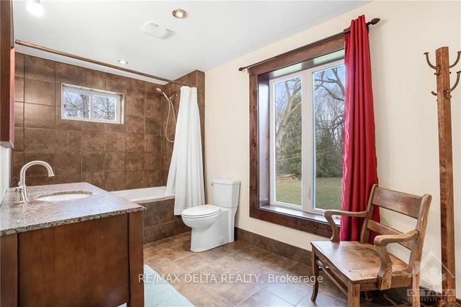 1015 Labrosse St, House other with 5 bedrooms, 2 bathrooms and 8 parking in Saint Eugene ON | Image 20