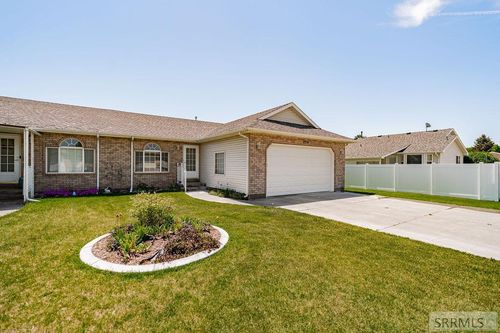 2930 Courtyard Cir, Ammon, ID, 83406-7507 | Card Image