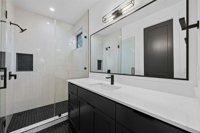 B - 2010 Gathright Cv, House other with 2 bedrooms, 3 bathrooms and 1 parking in Austin TX | Image 15