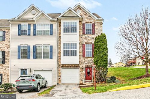 16-353 W Chestnut St, DALLASTOWN, PA, 17313-1522 | Card Image