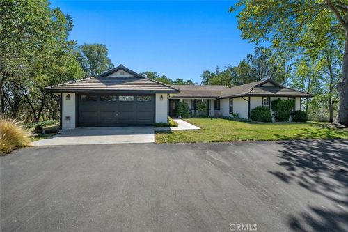 239 Woodland Rd, Paso Robles, CA, 93446-9630 | Card Image