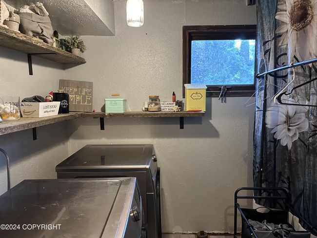 Downstairs laundry | Image 18